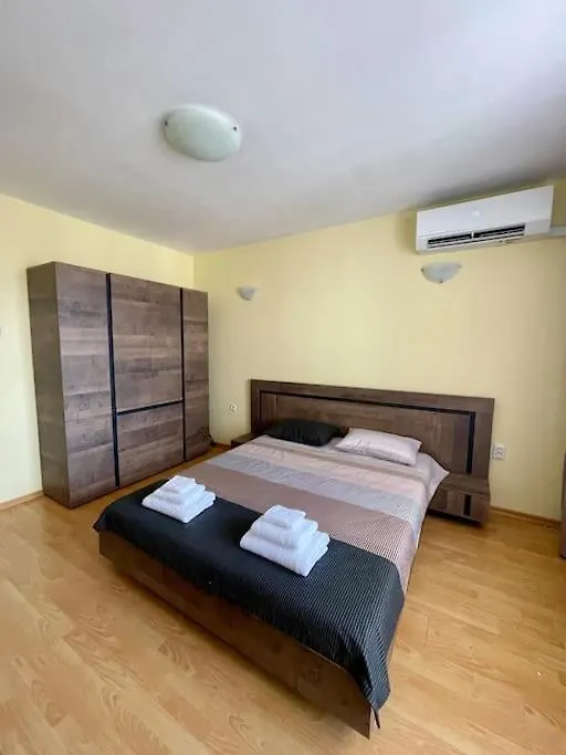 Lovita Suite With A Garage Varna