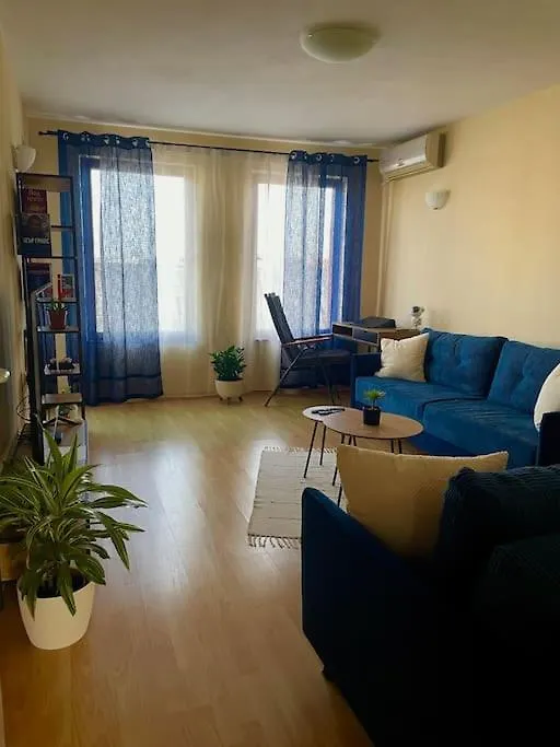 Lovita Suite With A Garage Varna