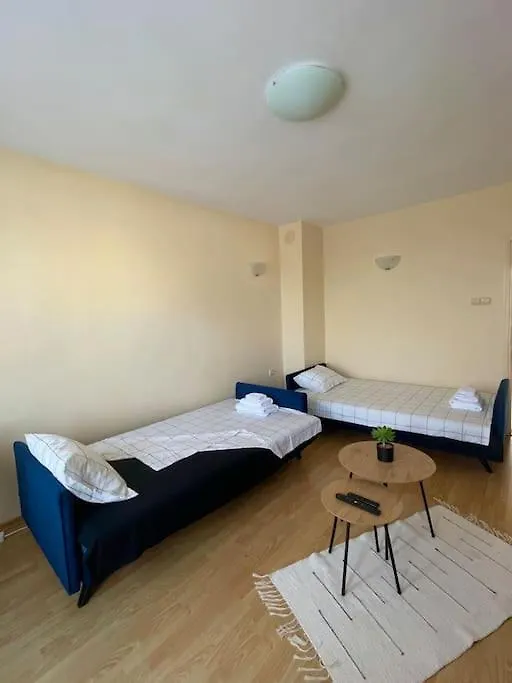 Lovita Suite With A Garage فارنا شقة
